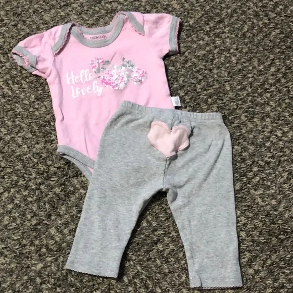 Baby Clothing Set - Picture 4 of 6